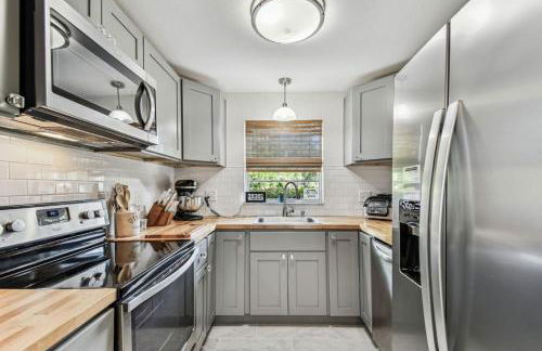 Relaxing Modern Home Sleeps 6 Pool BBQ Firepit - Foto 5