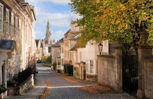 Spacious Townhouse on Quiet Street-Wi-Fi, Desk - Foto 29