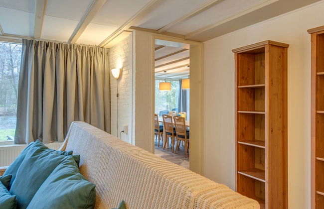 Cozy Bungalow in De Maasduinen - Photo 5