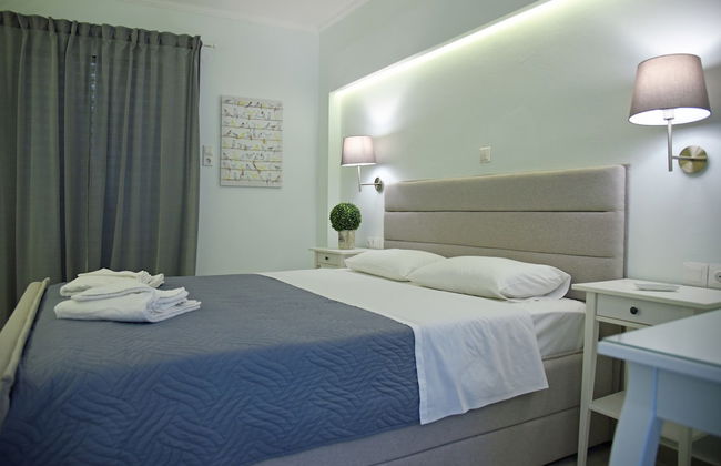 Castello Apartments - Photo 8