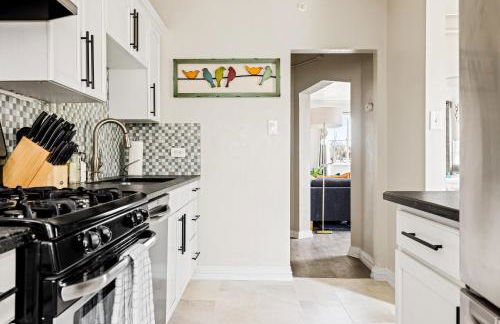 Stylish City Retreat - King Beds - Walk to Sloans Lake - Foto 17