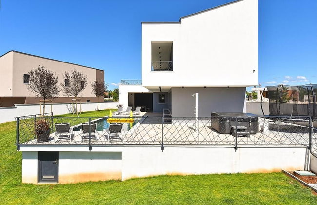 Spacious Villa With Pool and Garden in Stokovci - Foto 43