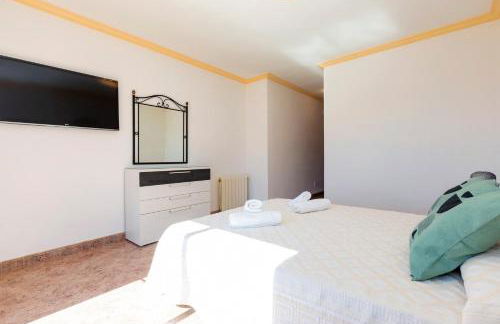 Villa close to Ibiza Town Sleeps 12 - Photo 42