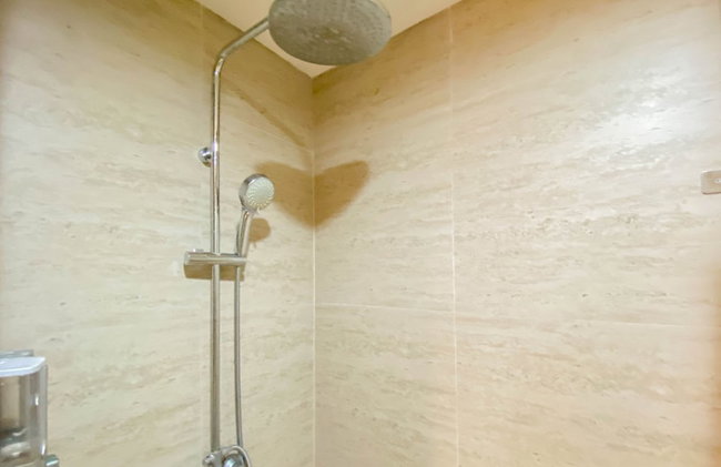 Good And Homey 1Br At Gold Coast Apartment - Foto 16