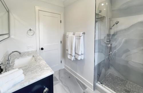 New Construction Modern Luxury Retreat w 6 Beds - Foto 36