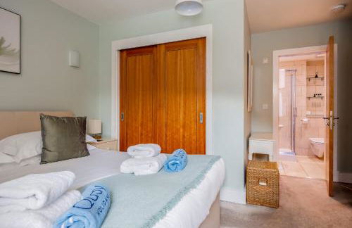 Dolphin Hideaway- Poole Quay Apartment with Parking - Photo 15