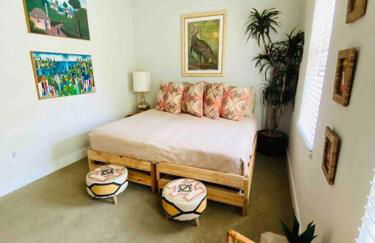 Nawlins vibe with rooftop verandah near Riverwalk and downtown - Foto 16