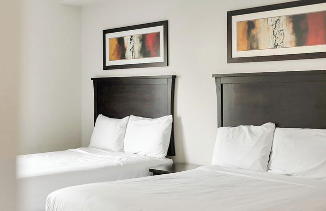 Breathtaking Bliss 2BR Penthouse - Photo 1