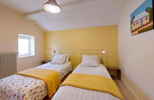 Beautiful Home In Nanteuil-En-Vallée With Wifi - Foto 8