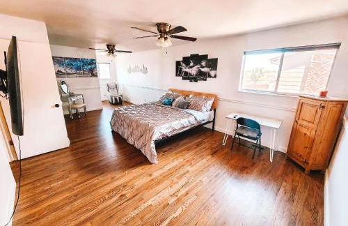 Theater Room Pet Friendly Near AF Academy Peaceful - Foto 18