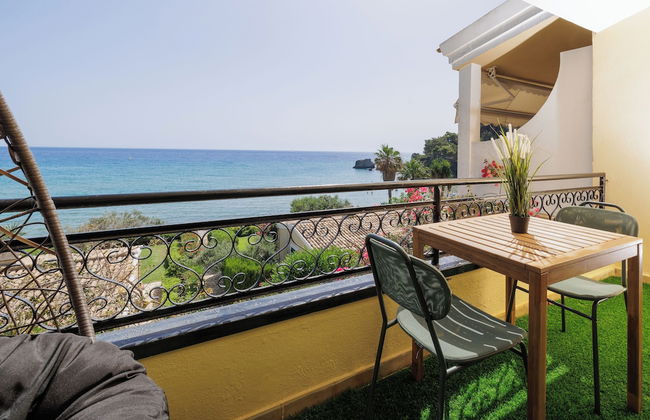 Coastal Bliss Apartments - Photo 25