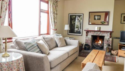 Courtyard Cottage - Photo 3