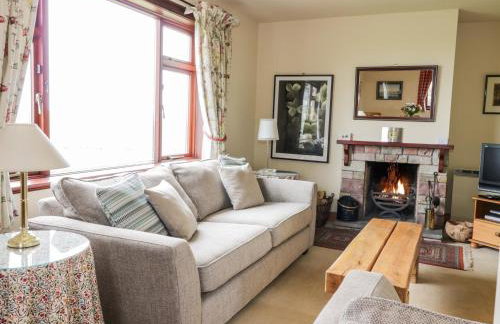 Courtyard Cottage - Photo 3