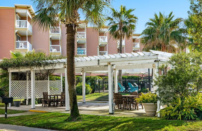 Seaside and Breezy Condo at the Victorian - Foto 30