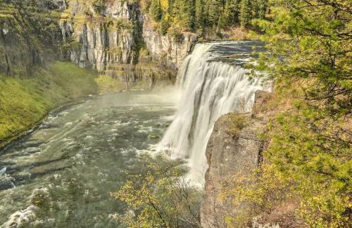 Family Cabin with Fire Pit - 25 Miles to Yellowstone - Foto 26