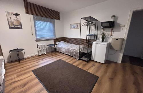 Komfortzimmer #5 für zwei Reisende mit 2 Betten, Gemeinschafts Bad und Küche - Foto 2