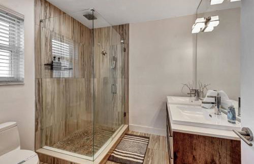 Tradewinds Ultimate Delray Beach Lifestyle 3BR2BA Home with Heated Pool - Foto 15