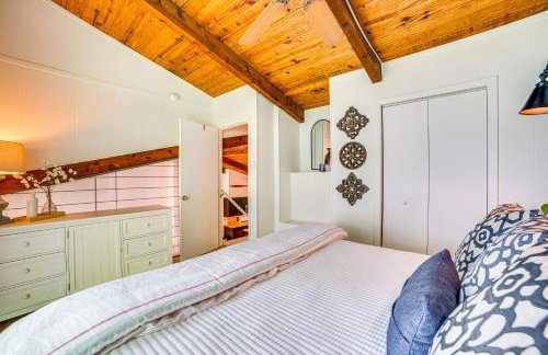 Live Lake Life! Enchanted Oaks Gem with Private Dock - Foto 18