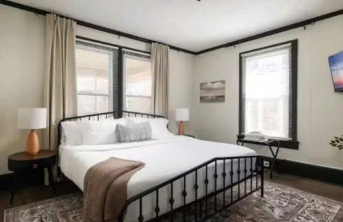 3BR Downtown-Old Salem Oasis - Foto 14