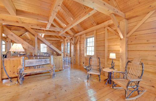 Athol Cabin with Deck and Fire Pit, 10 Mi to Lake - Foto 5