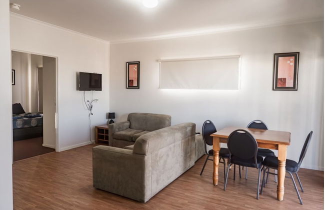 Sundowner Cabin and Tourist Park - Photo 16