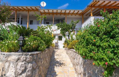 Apartments Djurkovic - Deluxe Studio with Balcony and Garden View - Foto 32