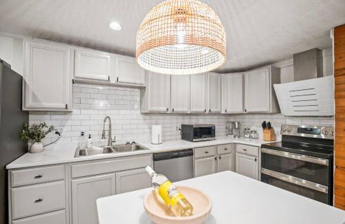 10min to NRG | Hot tub | Sauna | Firepit | 4br 3ba - Foto 23