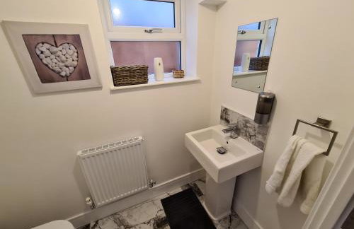 SAV 5 bedroom Executive detached house in Leiceste - Photo 41