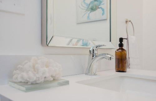 The Coastal Retreat Scenic Harbor Ocean Views Walk to Beach Restaurants - Foto 17