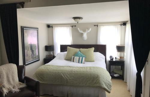 Beautiful Luxury Suite A & B of Shorewood Home - Foto 62