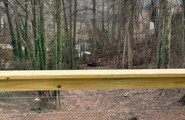 Lake Lanier 3BR Cozy Retreat with Screened Porch, Deck and Dock - Foto 18