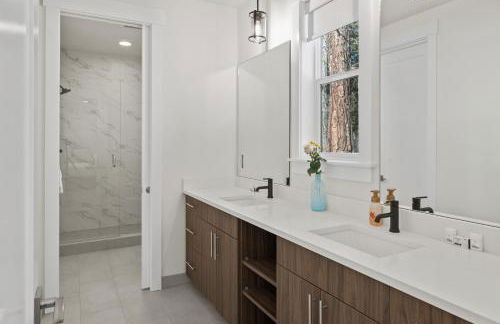 Wildwood Cabin at Suncadia- Hot Tub, Firepit, BBQ, Gourmet Kitchen, Fireplace, Smart TVs, Hi-speed Wi-Fi, Secluded - Foto 23