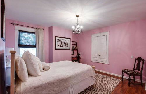 Historic Pet-Friendly Stay Near Broadway w Fire Pit - Foto 34