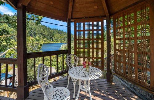 European White Castle on Lake Desire Private Dock - Foto 43