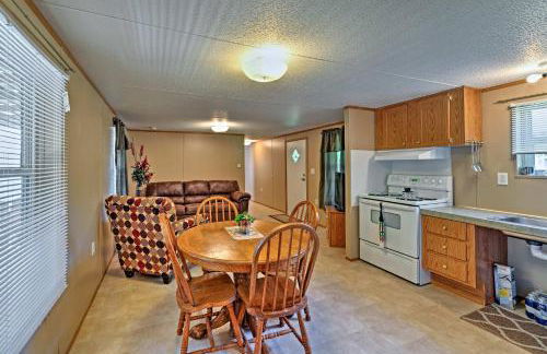 Waterloo Home with Fire Pit - half Mi to Boat Ramp! - Foto 12