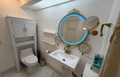 Disney Princess and Heroes Apartment Accessible - Foto 39