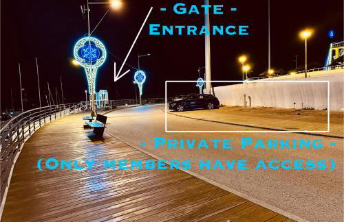 Sleep aboard a modern sailboat in Oeiras - Photo 26