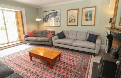 Cwmalis Hall - Photo 11