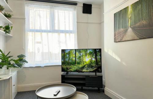 TV in Every Room Free Parking - Foto 12