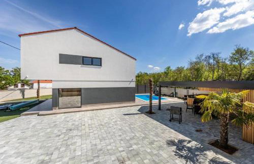 VILLA GEORGE z ogrevanim bazenom in vrtno kuhinjo - Foto 21