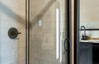 Designer A-Frame Treehouse with hot tub on river - Foto 32