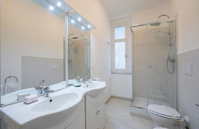 I Marinai - In The City Of Genoa - Photo 19