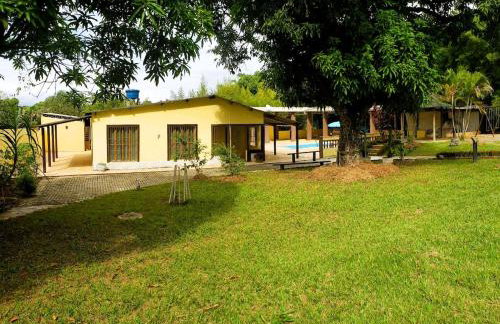 Chácara charmosa com piscina, campo de futebol - Photo 3