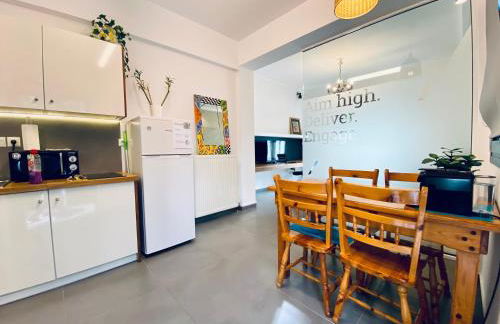 Small Gem Studio Athens, next to metro nomismatokopeio - Foto 7