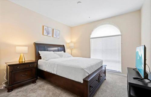 Lovely & coxy 2BR/2BA! 5MIN to Disney! - Photo 8