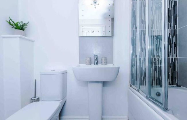 Lovely three bed home Manchester - Foto 21