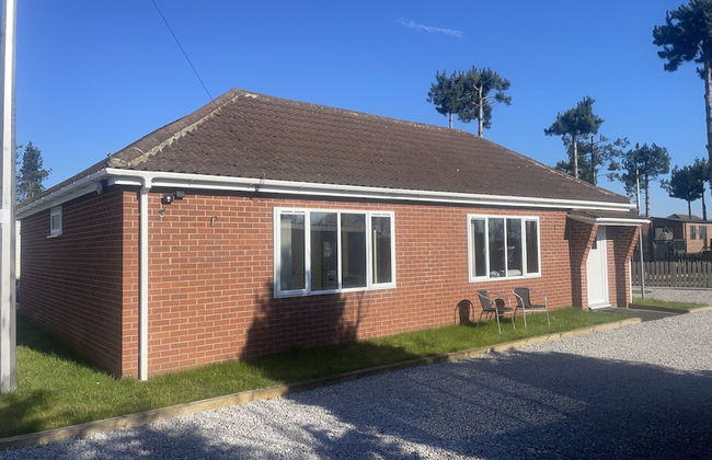 Beautiful 3-bed Bungalow in Bawtry Doncaster - Photo 16