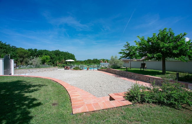 Plush Holiday Home in Cortona with Hot Tub - Photo 54