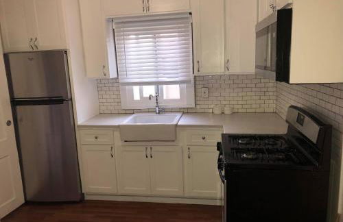 DTLA Oasis Private Bedroom with Exclusive Laundry - Steps to the Heartbeat of LA - Foto 4