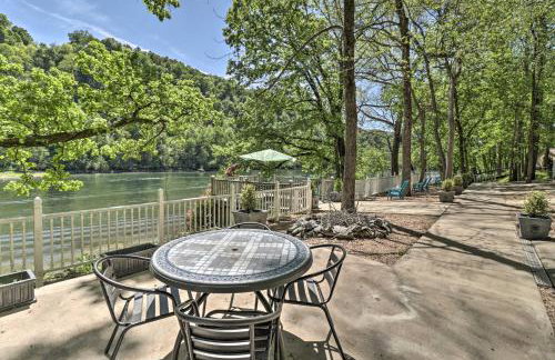 Lakeview Escape with Direct White River Access! - Foto 22